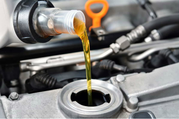 Dầu nhớt máy xăng có dùng cho động cơ diesel được không?